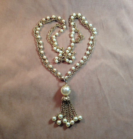 Vintage 1970's 27" Faux Pearl Necklace
